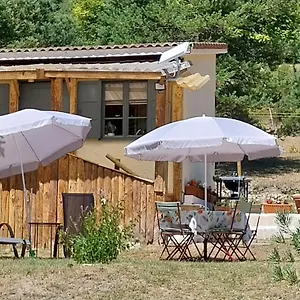 Petit Dans La Prairie Séjour à la campagne