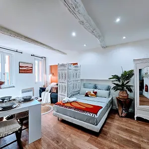 Aux Pieds Des Parfumeries Appartement